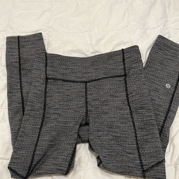 Lululemon Speed Up Tight *Full-On Luxtreme 22" Inseam - Picture 4 of 7